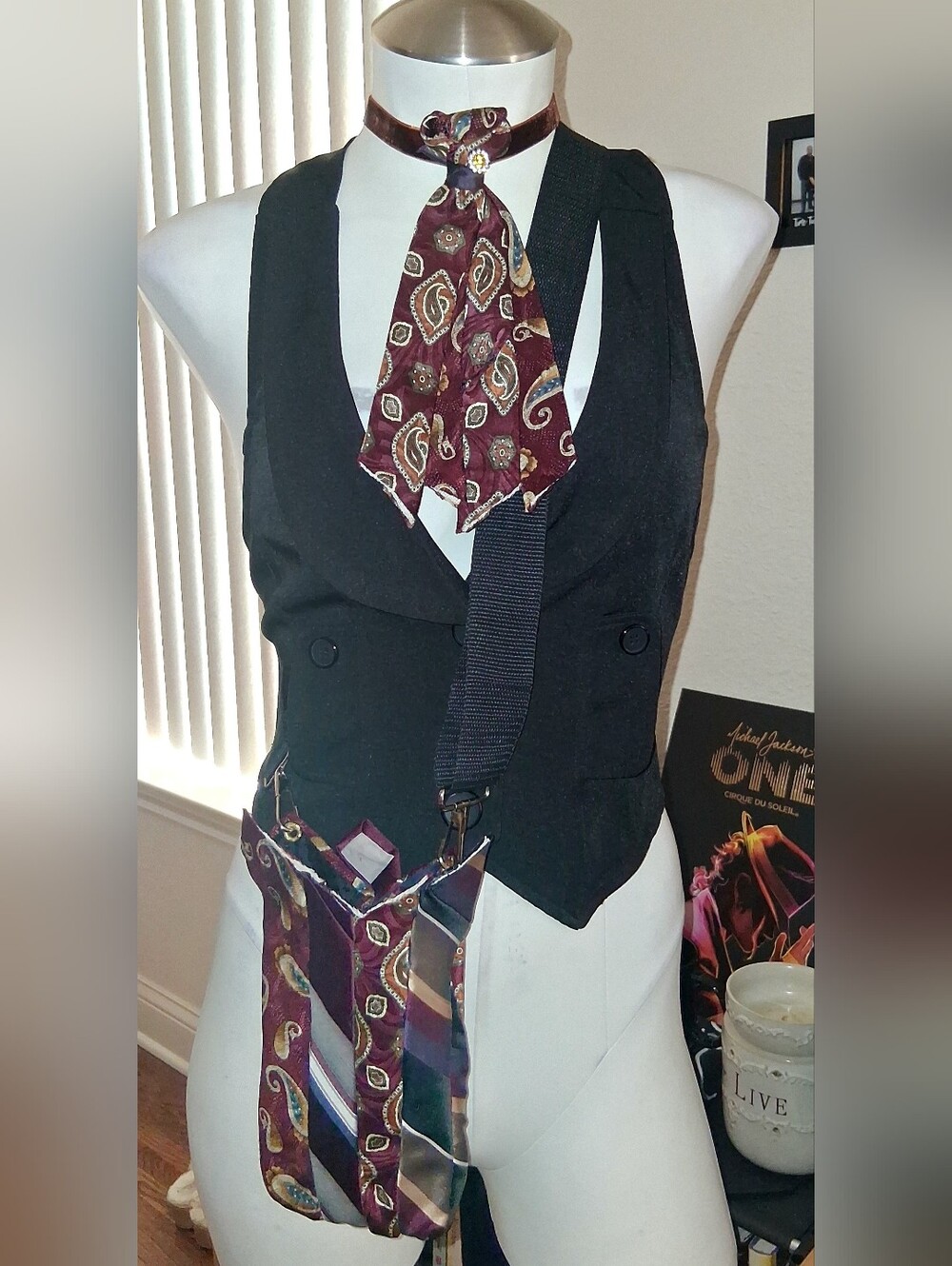👔 IT'S A SALE!! DEBONAIR TIE CROSSBODY & CHOKER SET 👔